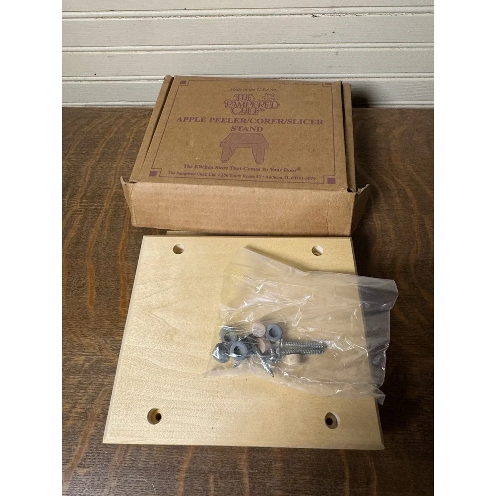 Pampered Chef #2435 Apple Peeler Corer Slicer Stand - New in Box